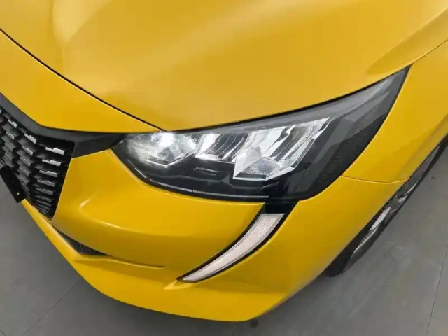 Peugeot 208 puretech 100 s&amp;s bvm6 — photo 16