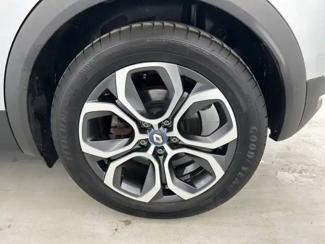 Renault Captur e-tech plug-in 160 - 21 — photo 29
