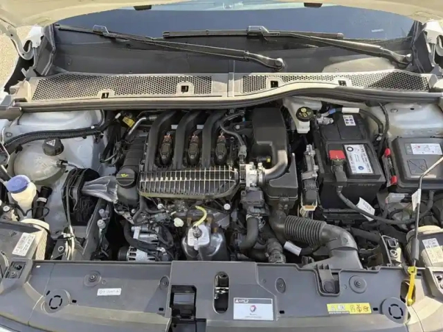 Peugeot 208 puretech 75 s&amp;s bvm5 like — photo 7