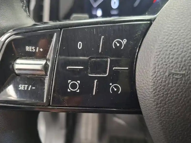 Renault Megane e-tech er ev60 130ch super charge — photo 34
