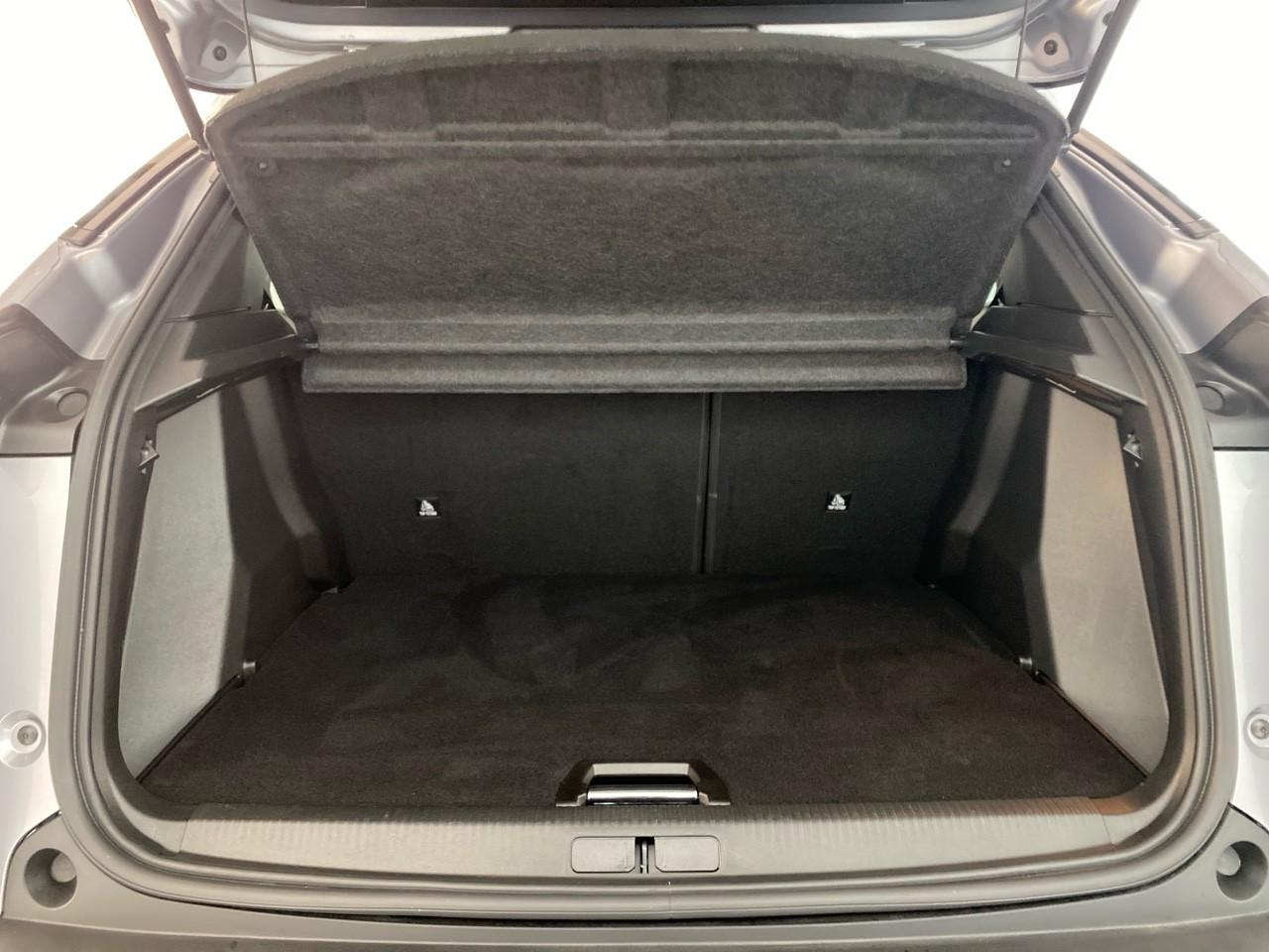 Peugeot 2008 hybrid 145 ch e-dcs6 allure — photo 6