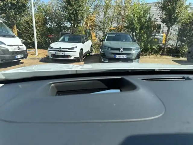 Citroën C5 Aircross hybride rechargeable 195 ch e-eat7 — photo 18