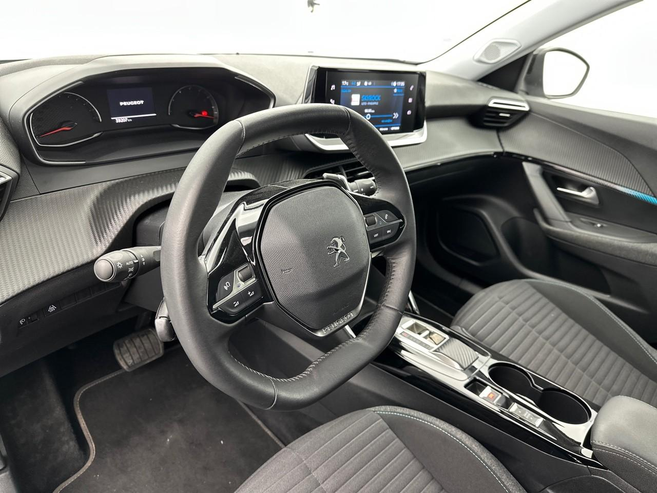 Peugeot 2008 puretech 130 s&s eat8 style — photo 8