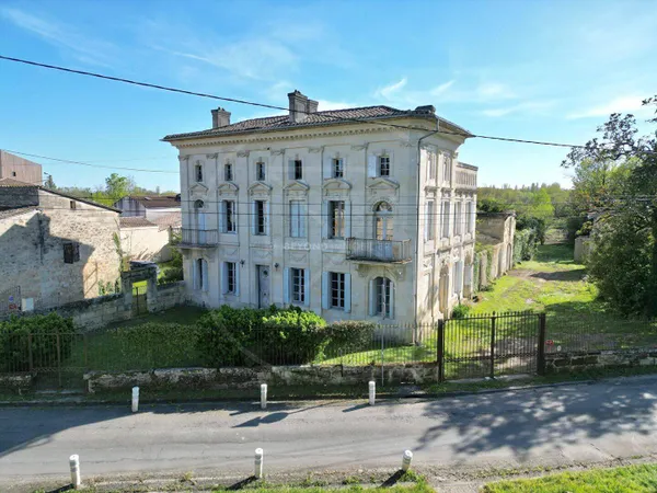 Maison 9 pièces 340 m²