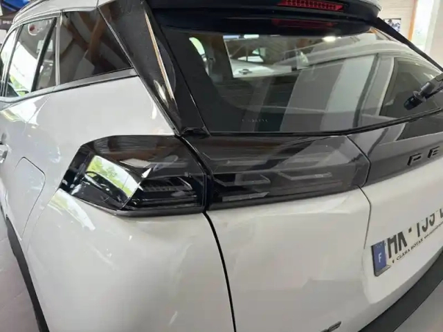 Peugeot 2008 hybrid 110 e-dcs6 — photo 17