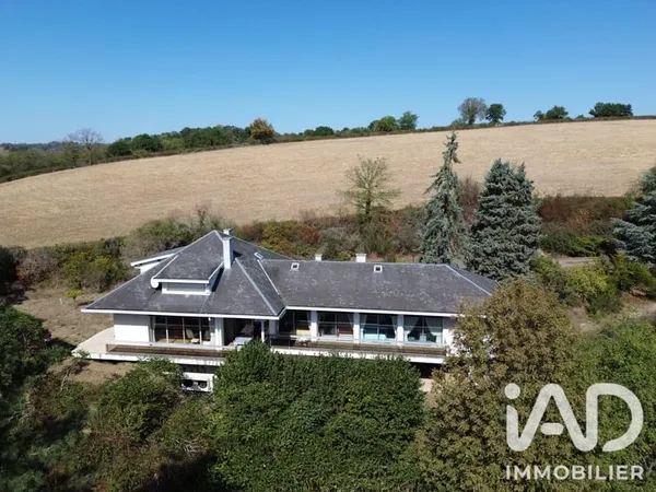 Maison 18 pièces 315 m²