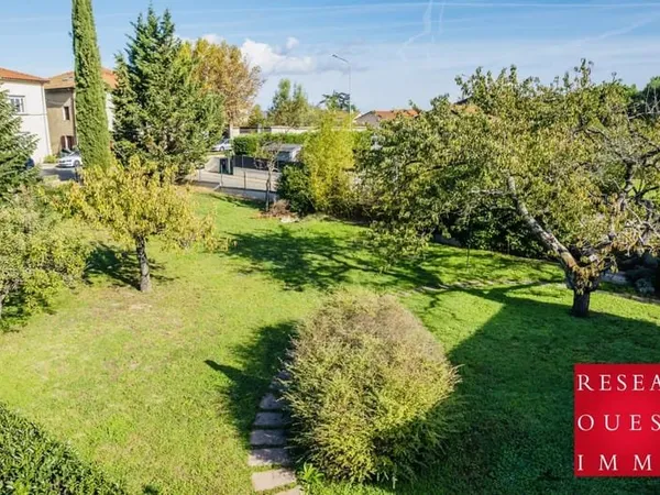 Terrain 300 m²