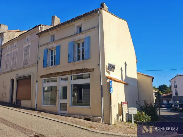 IMMEUBLE MIXTE A BLANZAC