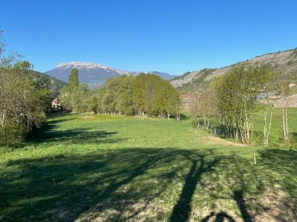 Terrain 665 m²