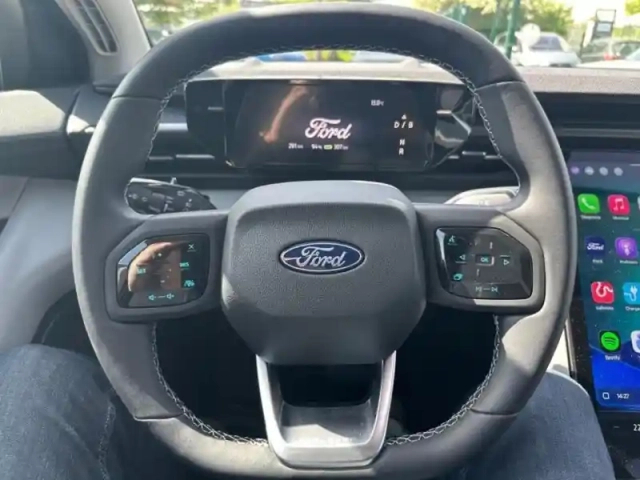 Ford Explorer 170ch standard range 52kwh style rwd — photo 11