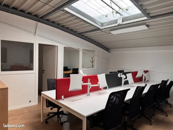 Bureaux à louer 126 m² - Roubaix Zone de l'Union - Parking - 5 bureaux