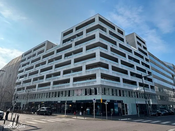BUREAUX 196 m² METZ