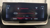 Peugeot 2008 1.2 PureTech 130ch S&S Allure — photo 18