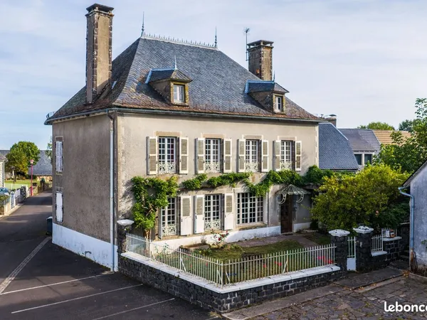 Maison 8 pièces 201 m²