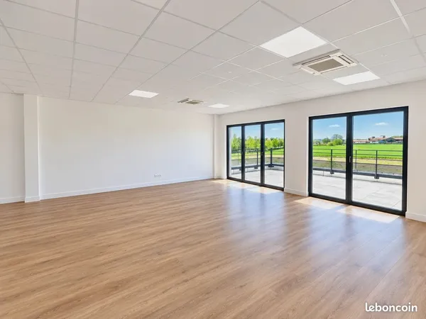 Bureaux 60 m² Gazeran