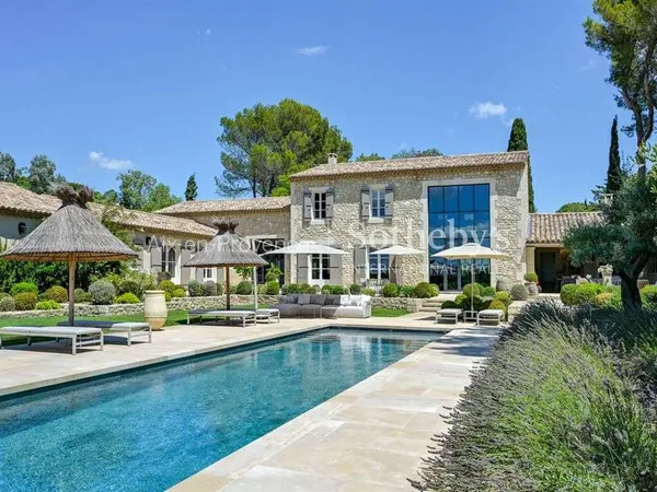 Maison 8 pièces 360 m²
