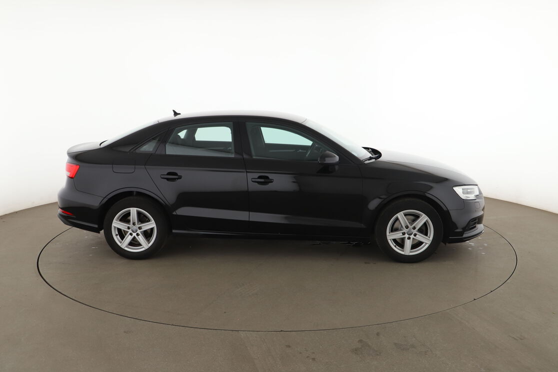 Audi A3 Limousine 30 TFSI — photo 6