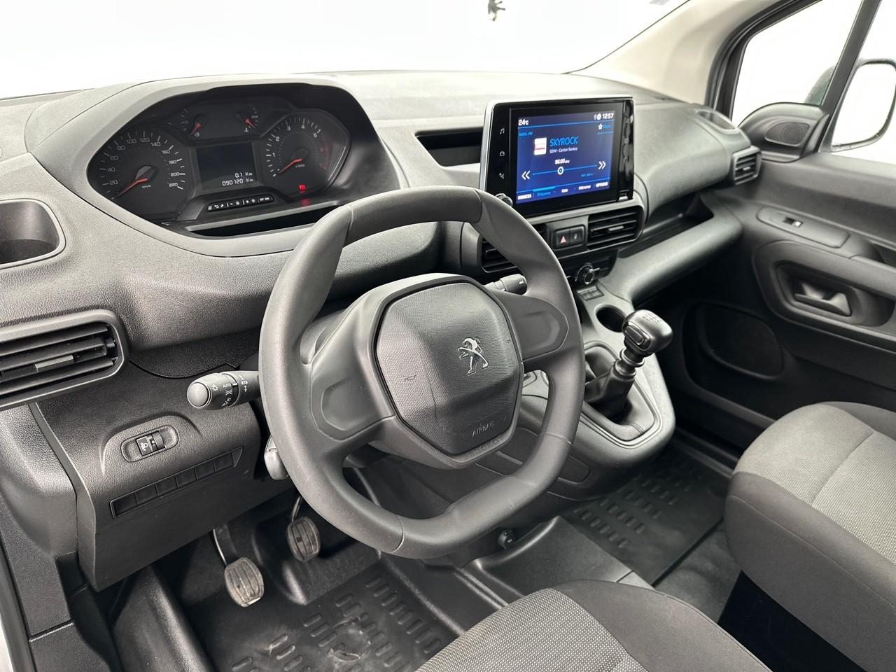 Peugeot Partner fourgon standard 650 kg bluehdi 100 s&s bvm6 premi — photo 8