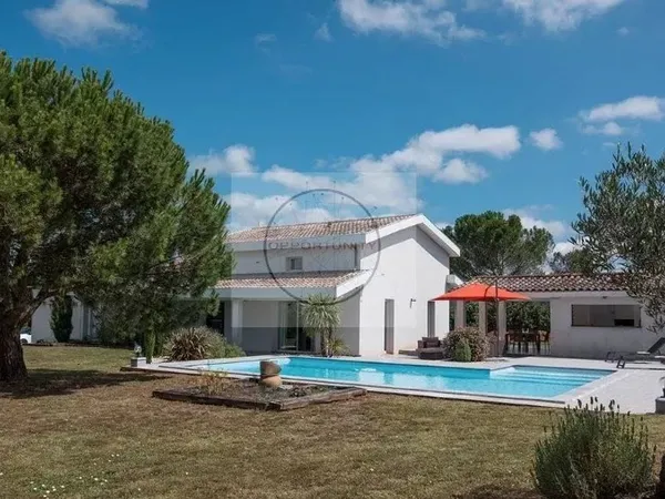 Maison de luxe 5 pièces 153 m²