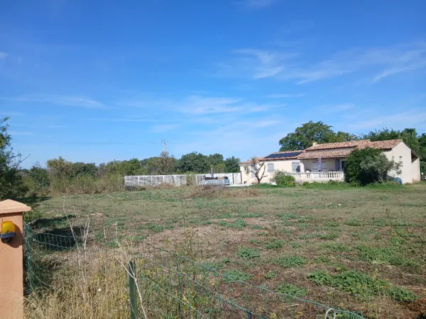 Terrain 413 m²