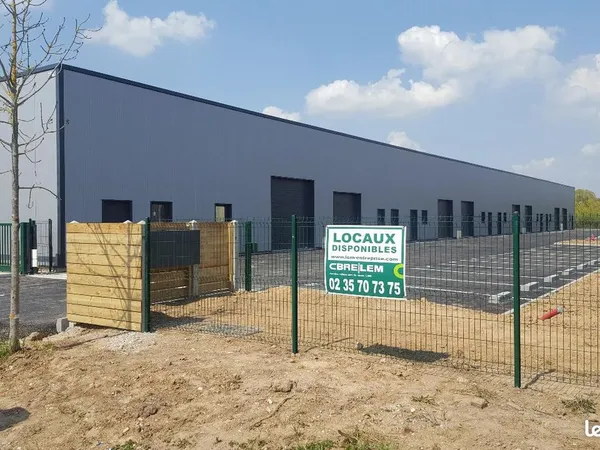 LOCAL D'ACTIVITE 144 m² CAUDEBEC LES ELBEUF