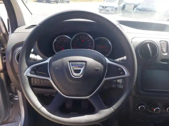 Dacia Lodgy tce 100 fap 7 places — photo 11