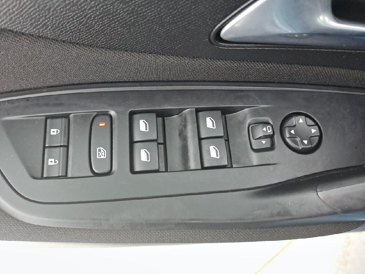 Peugeot 308 hybrid 136 e-dcs6 style — photo 26