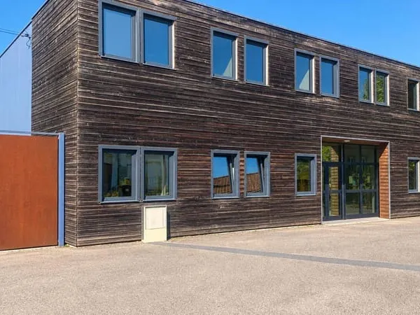 Entrepôt 218 m²
