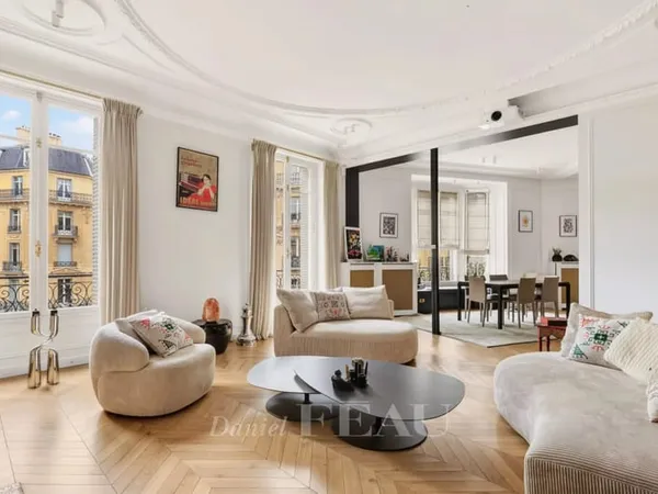 Paris XVIIe - Prony / Parc Monceau - appartement luxueusement rénové par architecte.