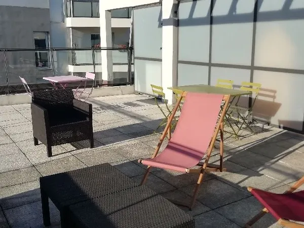 RARE : T4 91 m² - Terrasse 49 m² plein sud - Double box fermé - Montchat / Tram T3