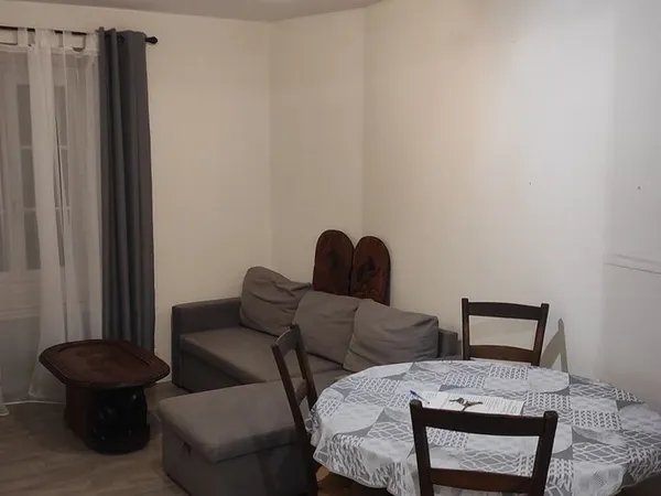 À louer - Appartement meublé de charme au coeur de Saint-Sulpice-la-Pointe