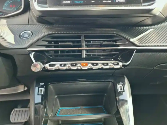 Peugeot 208 electrique 50 kwh 136ch — photo 27