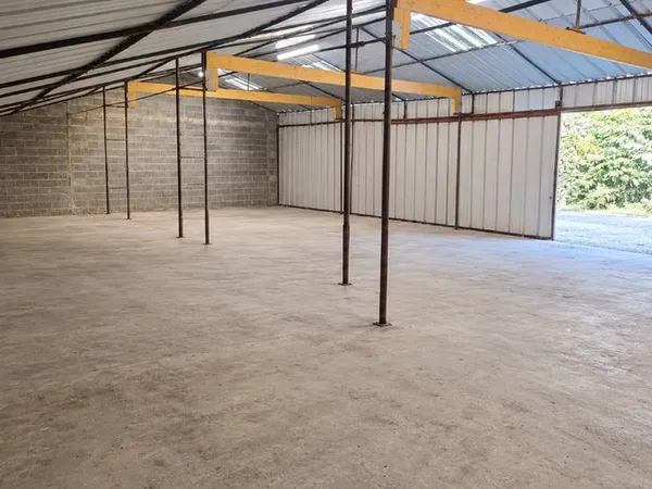 Entrepôt 160m2