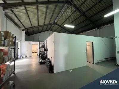 Location Dépôt / Entrepôt 547,47 m2 à Sainte-Clotilde