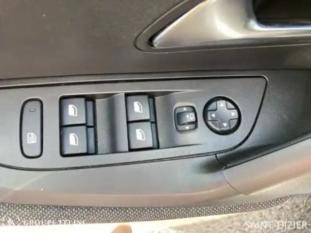 Peugeot 2008 1.2 puretech 100ch s&amp;s style — photo 12