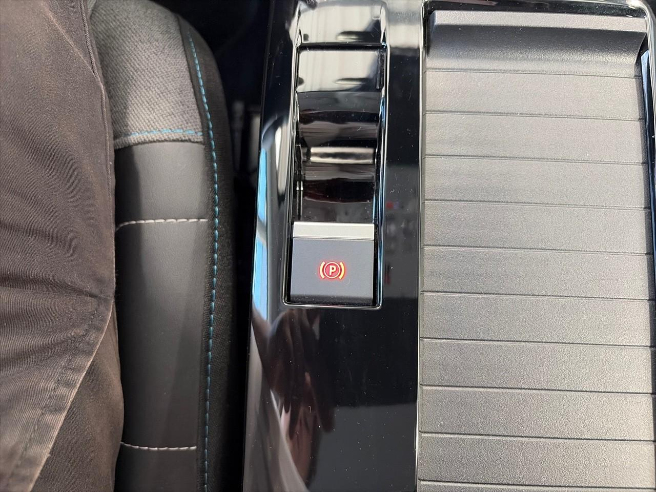 Citroën C4 X puretech 130 s&s eat8 shine — photo 17