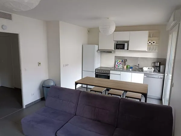 Chambre 13m² dans T3 63m² quartier Moulin à Vent