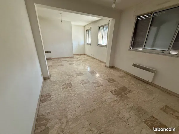 Location appartement F2 avec garage