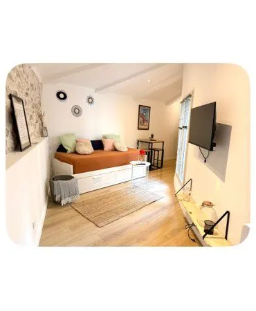 Studio meublé rénové - Hyper-centre d'Aix-en-Provence - Disponible de novembre à mai