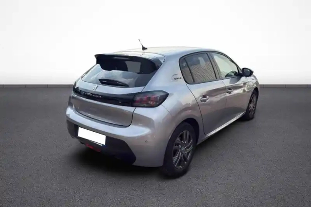 Peugeot 208 puretech 100 s&amp;s eat8 — photo 6