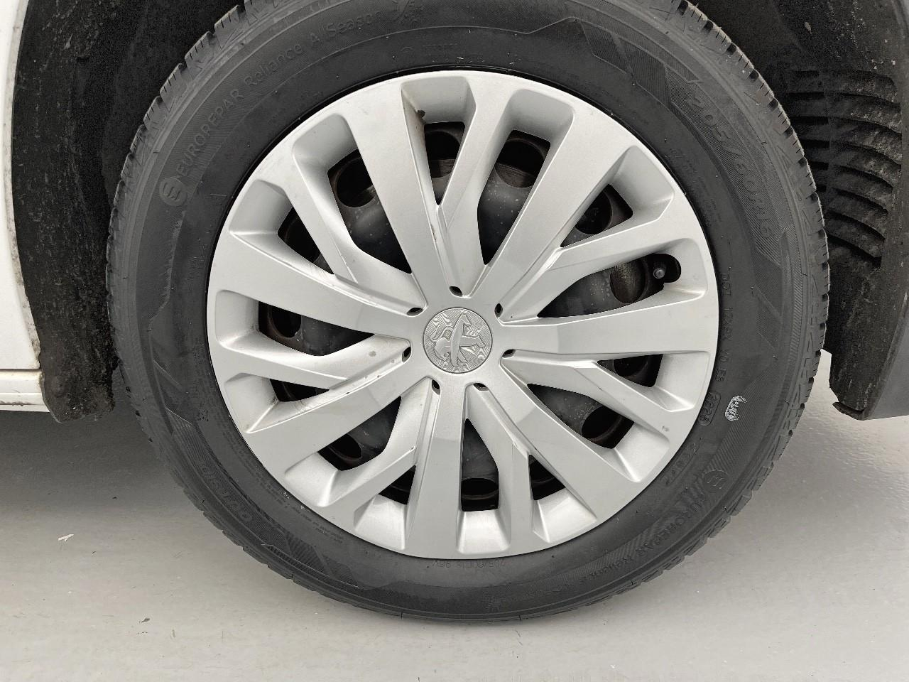 Peugeot Partner fourgon standard 1000 kg bluehdi 100 s&s bvm5 prem — photo 32