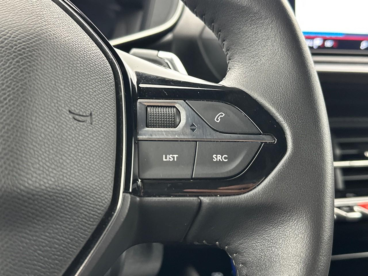 Peugeot 2008 puretech 130 s&s eat8 allure pack — photo 19