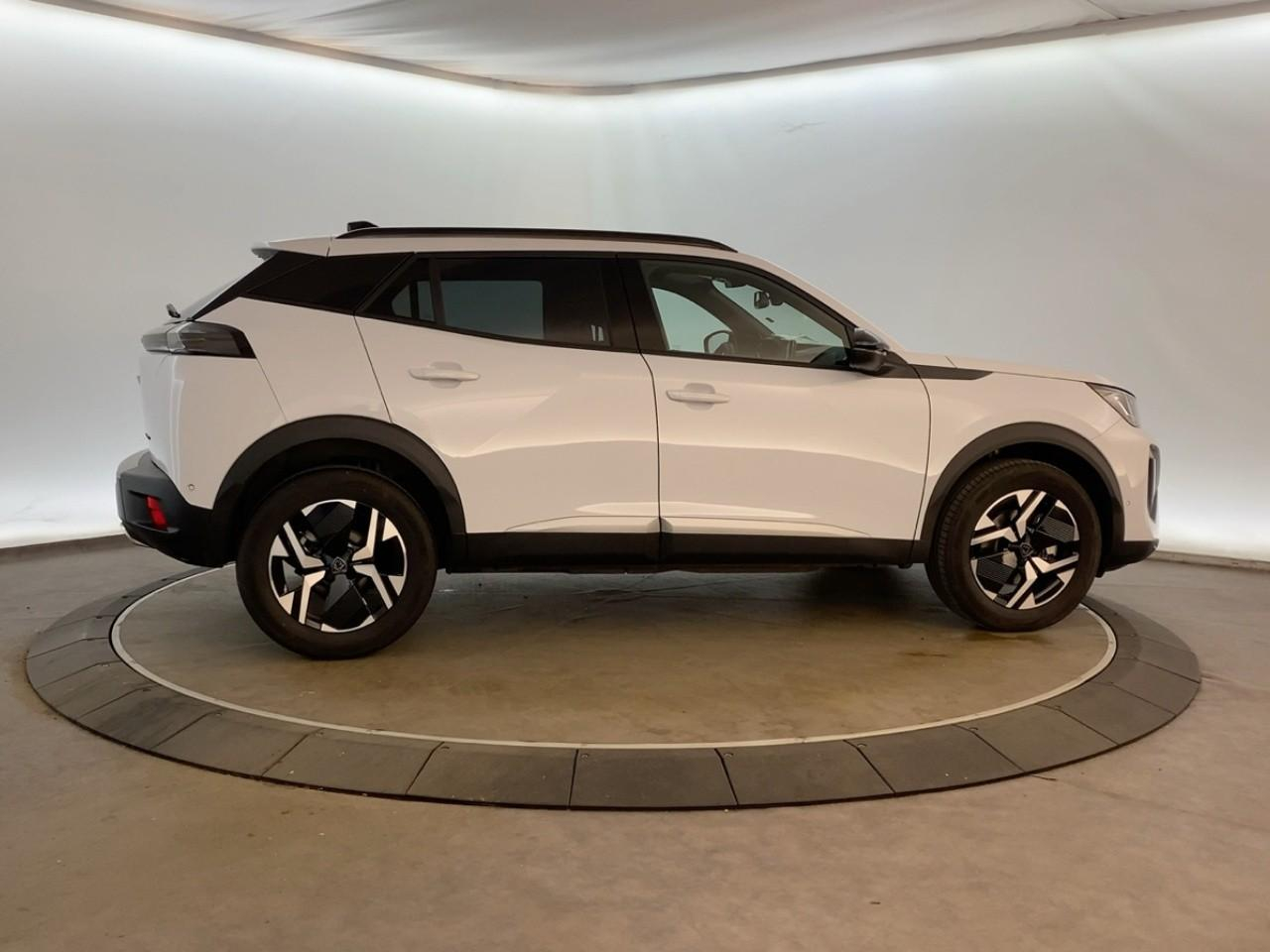 Peugeot 2008 hybrid 145 ch e-dcs6 allure — photo 4