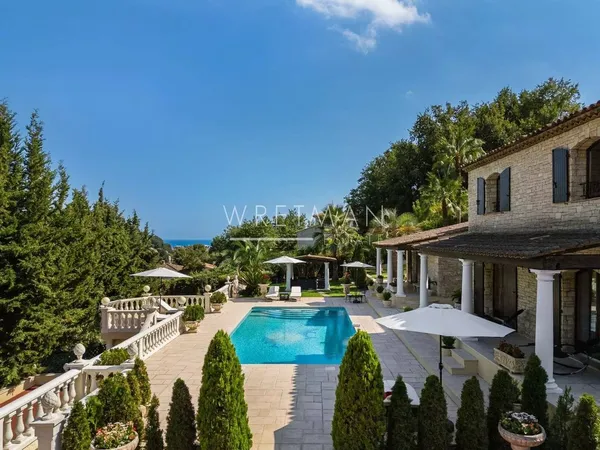 Villa 6 pièces 215 m²