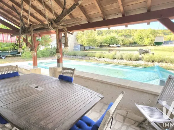 Maison 9 pièces 230 m²