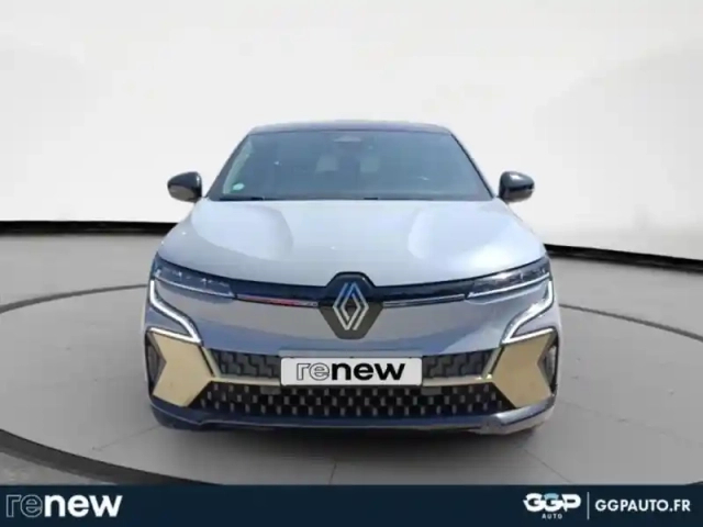 Renault Megane e-tech electric ev60 220ch iconic super charge -b — photo 8