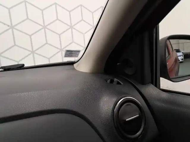 Dacia Sandero sce 75 — photo 36
