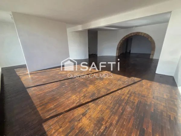 Appartement à finir de rénover - Lumineux, centre-ville de Rodez, place de parking