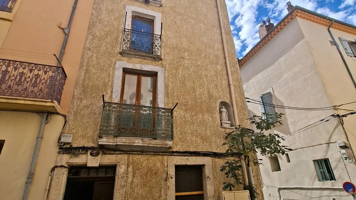 Photo 1