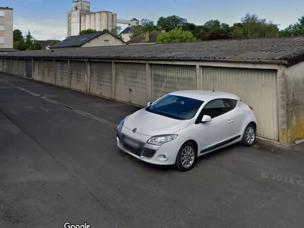 Parking/box 17 m² RETHEL